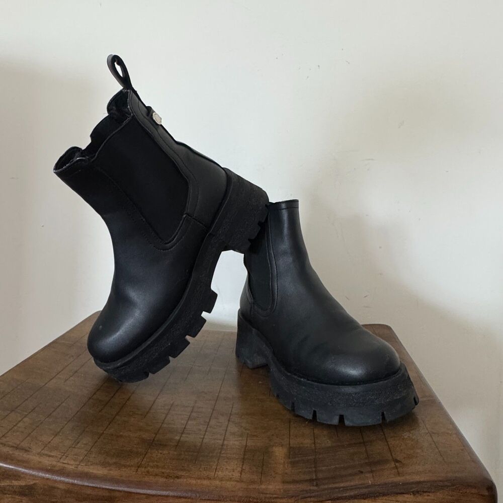 Steve Madden Black Chunky Chelsea Boots Lug Sole Platform Ankle Boot Women’s 6
